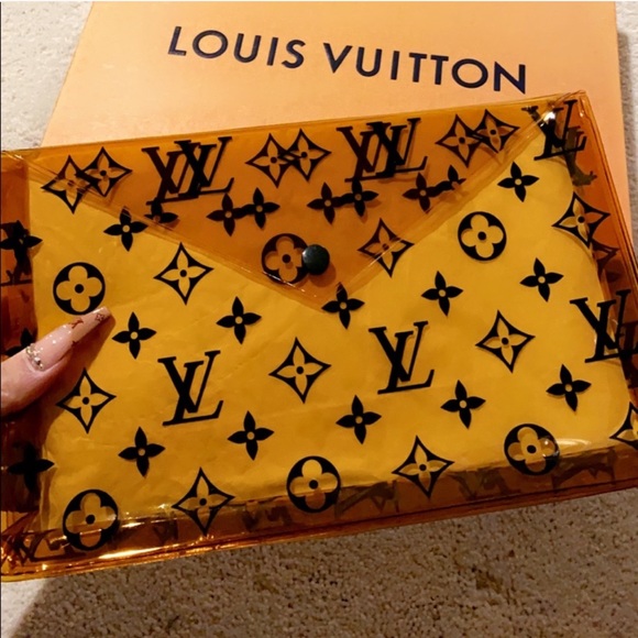 Last 1! - Authentic Louis Vuitton Monogram Clear Clutch Pouch ⚠️ with NO BOX ⚠️ - Picture 3 of 11